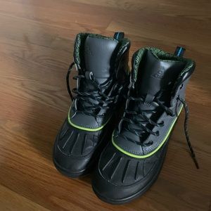 Nike boy snow boots